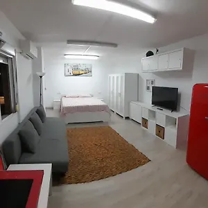 https://estudio-frente-a-estacion-maria-zambrano.hotelsinnerja.org